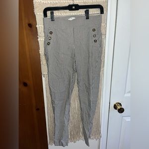 Stretchy, striped pants